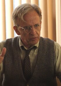 Robert Joy
as Hunter Fox