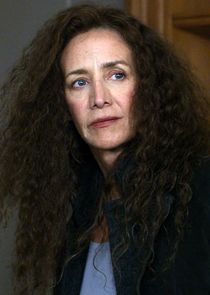 Janet McTeer
as Alisa Jones