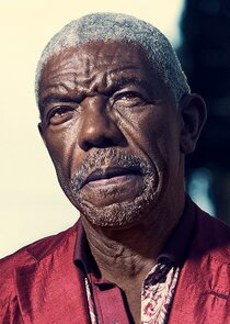 Vondie Curtis-Hall
as Marcus 