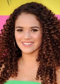 Madison Pettis
as Izzy