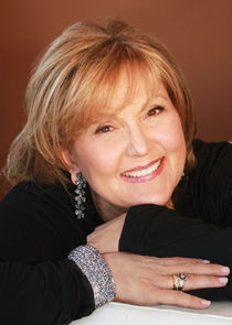 Brenda Vaccaro
as Bunny Bravo