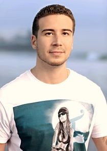Vinny Guadagnino
as Vinny
