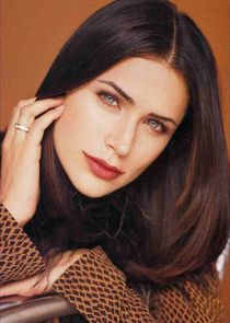 Rena Sofer
as Vicki Costa