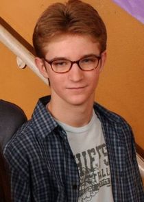 Michael Welch
as Luke Girardi