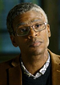 Mike Wade
as Fitz Small / The Flare