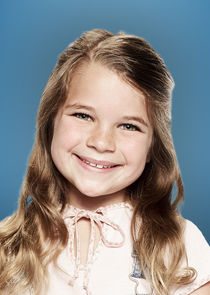 Raegan Revord
as Missy Cooper