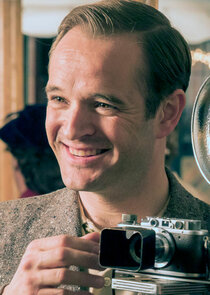 Oliver Dimsdale
as Daniel Marlowe