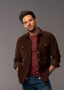 Ben Rappaport
as Brett Navson