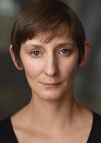 Laura Elphinstone
as DS Bella Moy