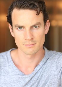 Luke Cook
as Det. Henry Hickman