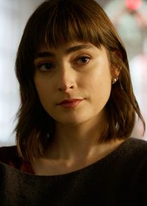 Ellise Chappell
as Mona