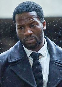 Ṣọpẹ́ Dìrísù
as Elliot Finch