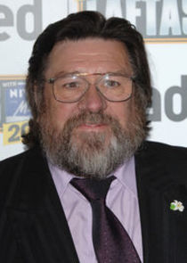 Ricky Tomlinson
as Warren