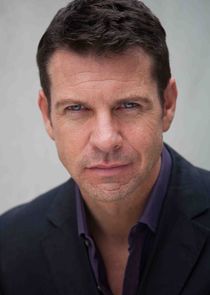 Lloyd Owen
as U.S. President