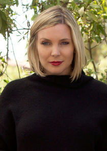 June Diane Raphael
as Brianna Hanson