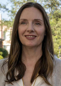 Hope Davis
as Gina Baxter