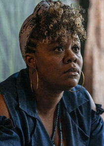 Andrene Ward-Hammond
as Big Mo