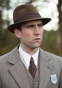 Matthew Lewis
as Hugh Hulton