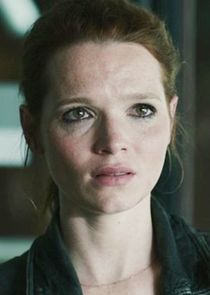 Karoline Herfurth
as Lena Arandt