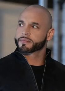 Daniel Sunjata
as Dante 