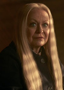 Jacki Weaver
as Lillian Brown / Ma