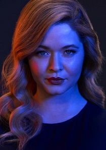 Sasha Pieterse
as Alison DiLaurentis