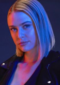 Hayley Erin
as Taylor Hotchkiss