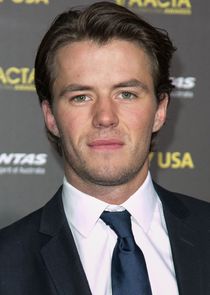 Thomas Cocquerel
as Teddy Pearce