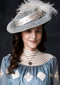 Lola Bessis
as Mademoiselle Dianne de Poitiers