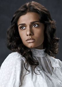 Madeleine Madden
as Marion Quade