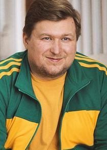 Michael Chernus
as Edward Tavner