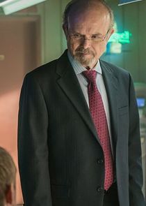 Kurtwood Smith
as Leslie Claret