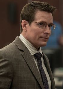 Chris Conrad
as Dennis McClaren