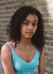 Jasmine Jobson
as Zosia