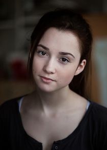 Grace Hogg-Robinson
as Isabel Summers