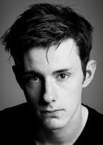 Evan McCabe
as Detective Oliver Fitzroy