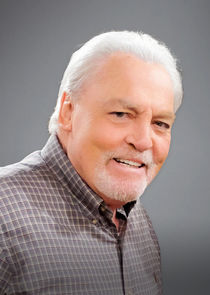 Stacy Keach
as Joe Burns