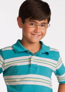 Blake Garrett Rosenthal
as Roscoe