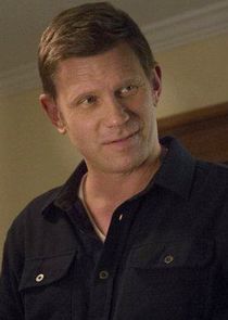 Mark Pellegrino
as Officer Bill Standall