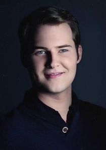 Justin Prentice
as Bryce Walker