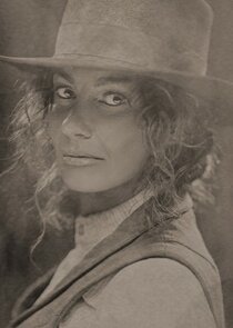 Faith Hill
as Margaret Dutton