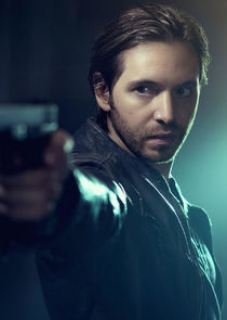 Aaron Stanford
as James Cole