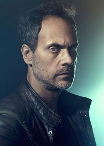 Todd Stashwick
as Theodore Deacon