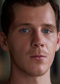 Daniel Webber
as Lee Harvey Oswald