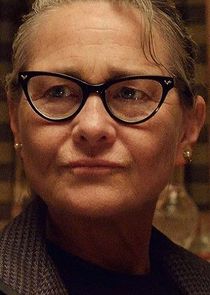 Cherry Jones
as Marquerite Oswald