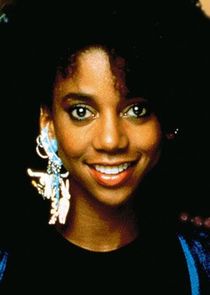 Holly Robinson Peete
as Officer Judy Hoffs