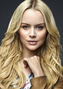 Helena Mattsson
as Alexis Blume
