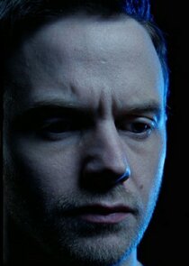 Mark O'Brien
as Officer Johnny Logan