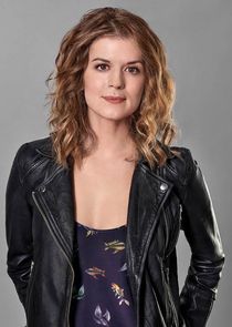 Priscilla Faia
as Izzy Silva