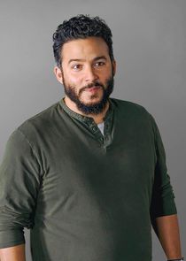 Ennis Esmer
as Dave Amari